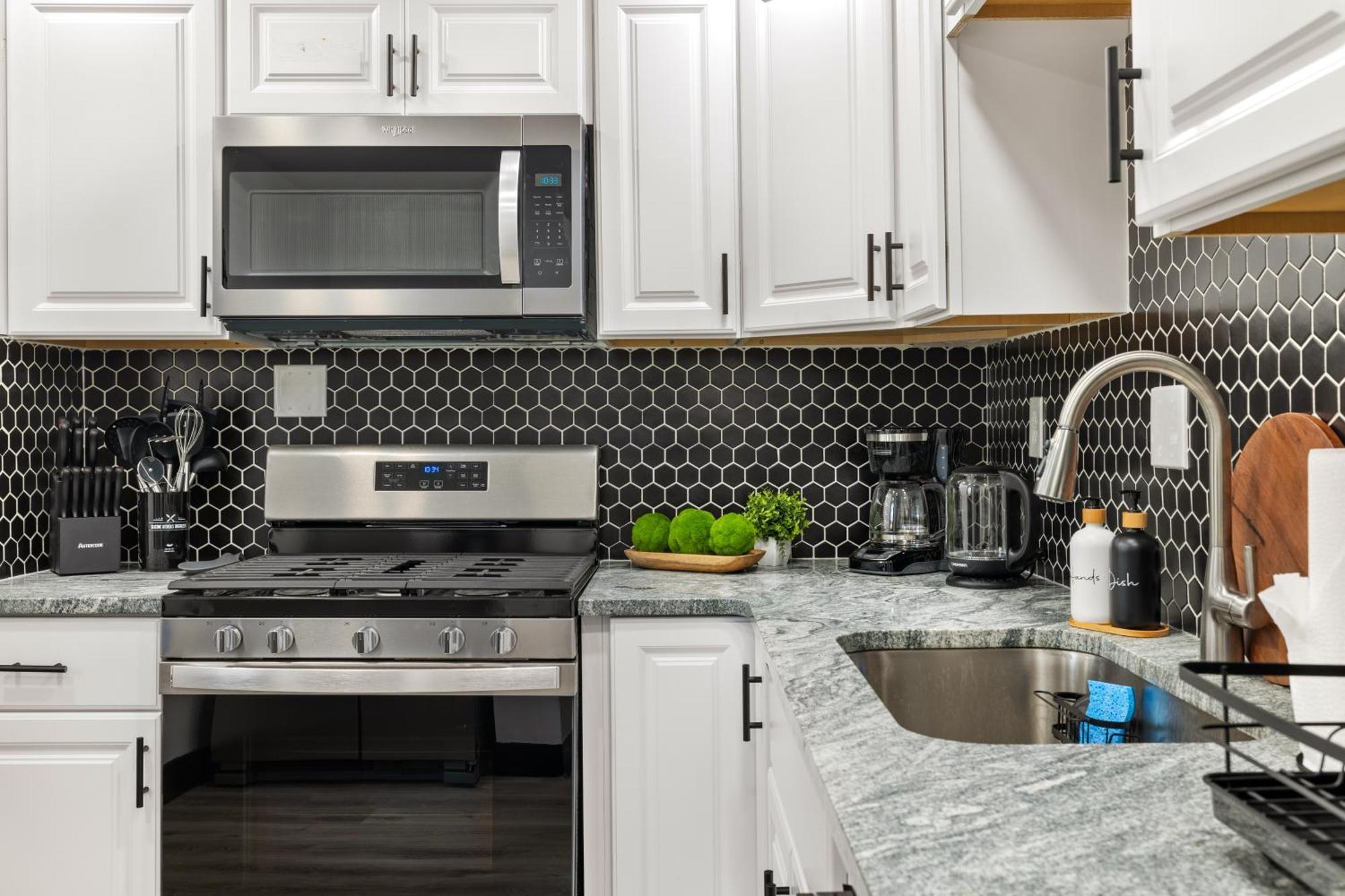 Сasa de vacaciones Heart Of Downtown, 5 Mins To Andy Warhol Museum, Parking Available, Private Fenced Backyard, Smart Tv, Washer And Dryer In Unit