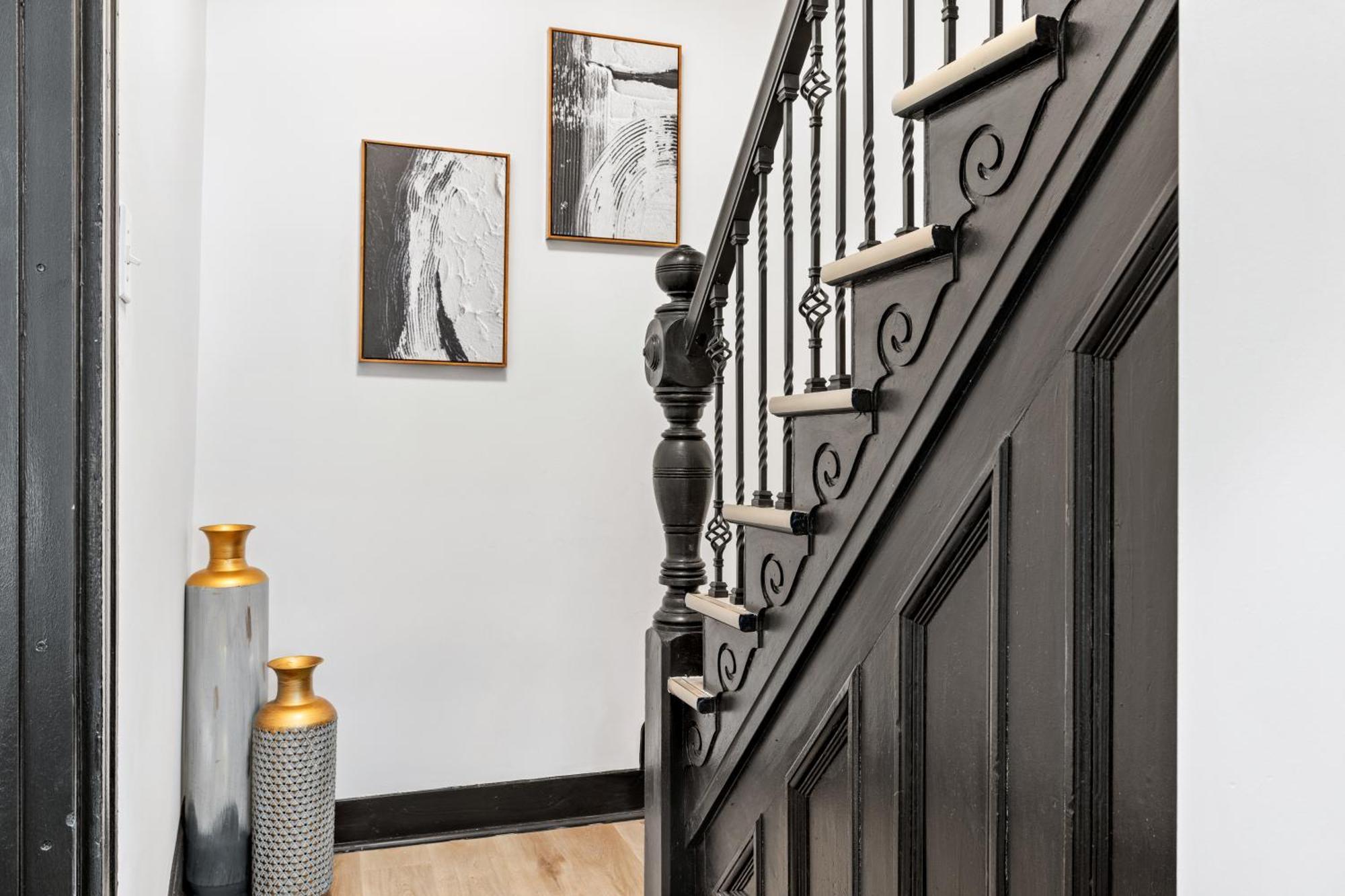 Heart Of Downtown, 5 Mins To Andy Warhol Museum, Parking Available, Private Fenced Backyard, Smart Tv, Washer And Dryer In Unit Сasa de vacaciones