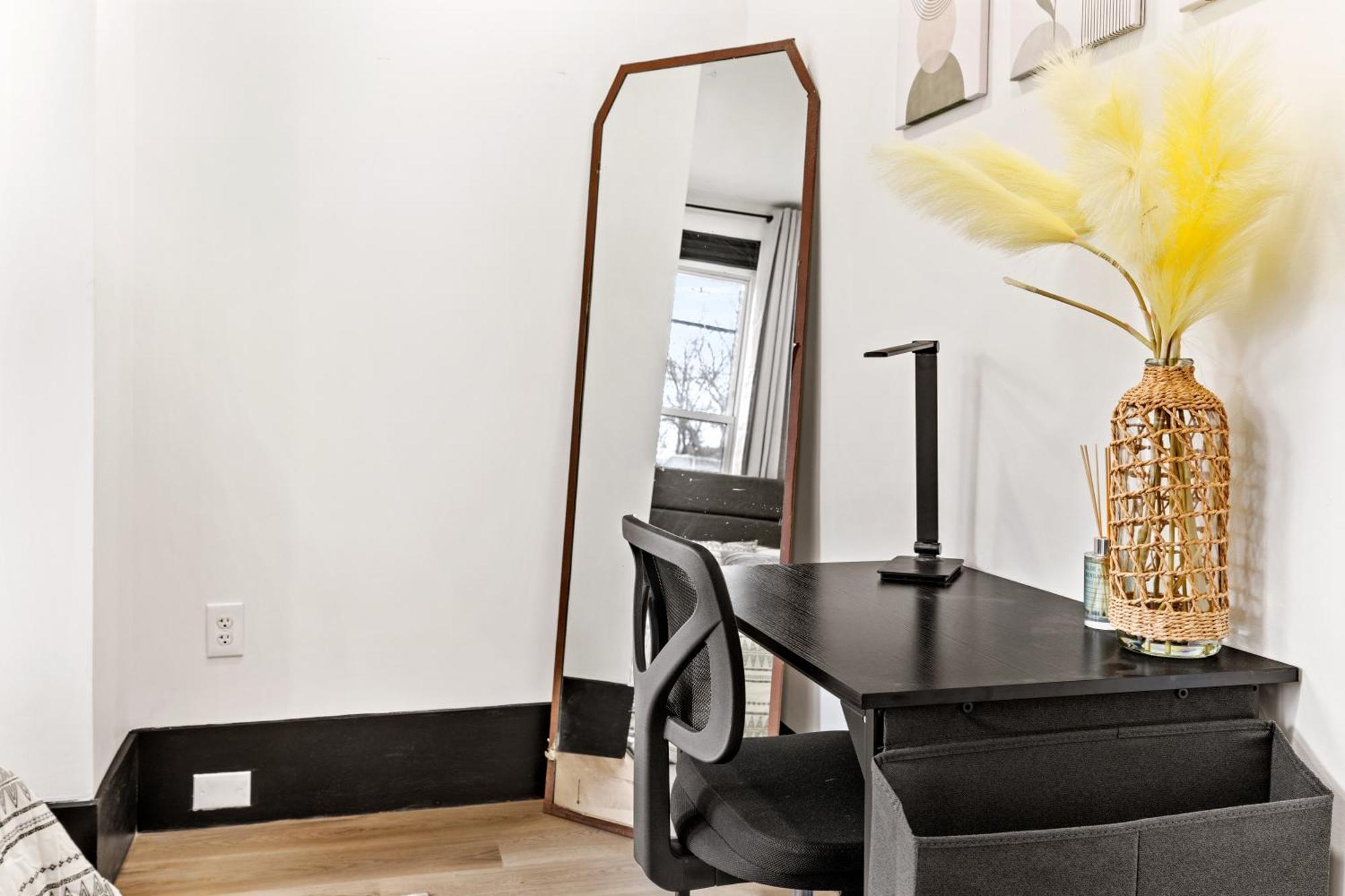Сasa de vacaciones Heart Of Downtown, 5 Mins To Andy Warhol Museum, Parking Available, Private Fenced Backyard, Smart Tv, Washer And Dryer In Unit