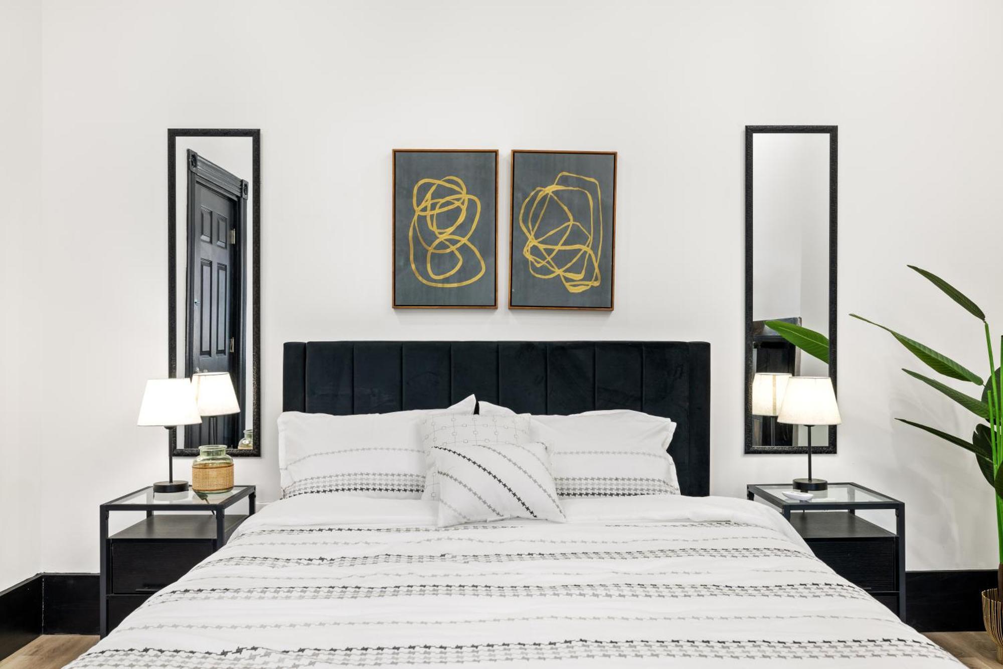 Heart Of Downtown, 5 Mins To Andy Warhol Museum, Parking Available, Private Fenced Backyard, Smart Tv, Washer And Dryer In Unit Сasa de vacaciones *