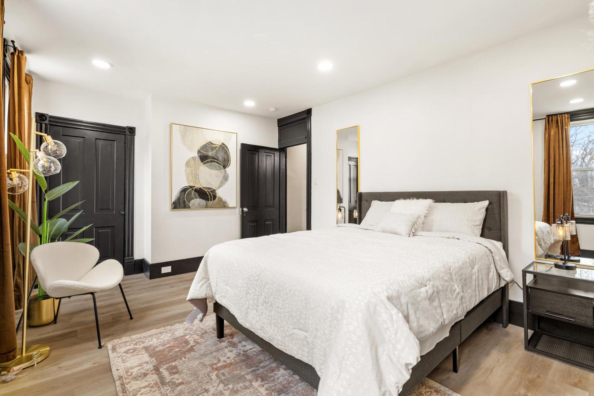 Heart Of Downtown, 5 Mins To Andy Warhol Museum, Parking Available, Private Fenced Backyard, Smart Tv, Washer And Dryer In Unit Сasa de vacaciones Pittsburgh
